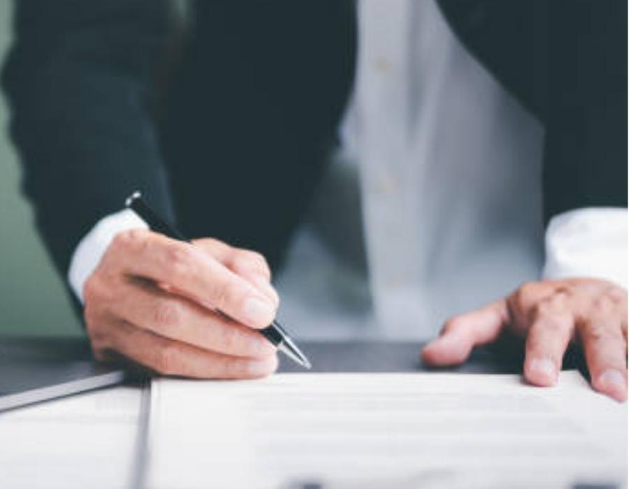 timeshare lawyer reviewing a timeshare contract