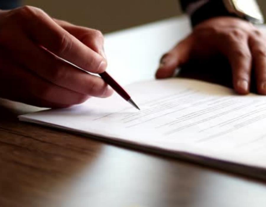 timeshare lawyer reviewing a timeshare contract