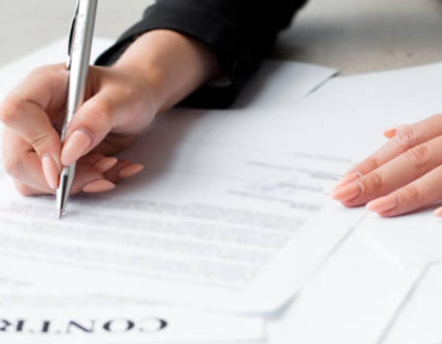 timeshare lawyer reviewing a timeshare contract