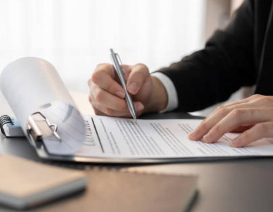 timeshare lawyer reviewing a timeshare contract