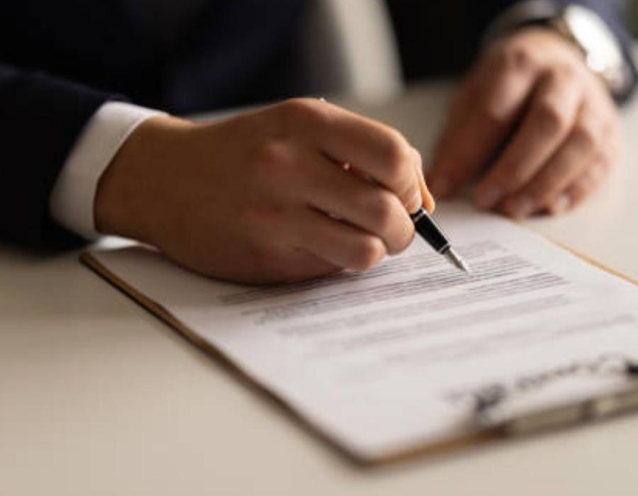 timeshare lawyer reviewing a timeshare contract