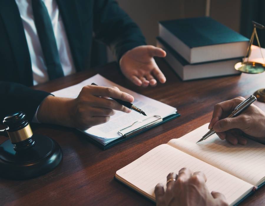 timeshare lawyer in huntsville alabama talking to client