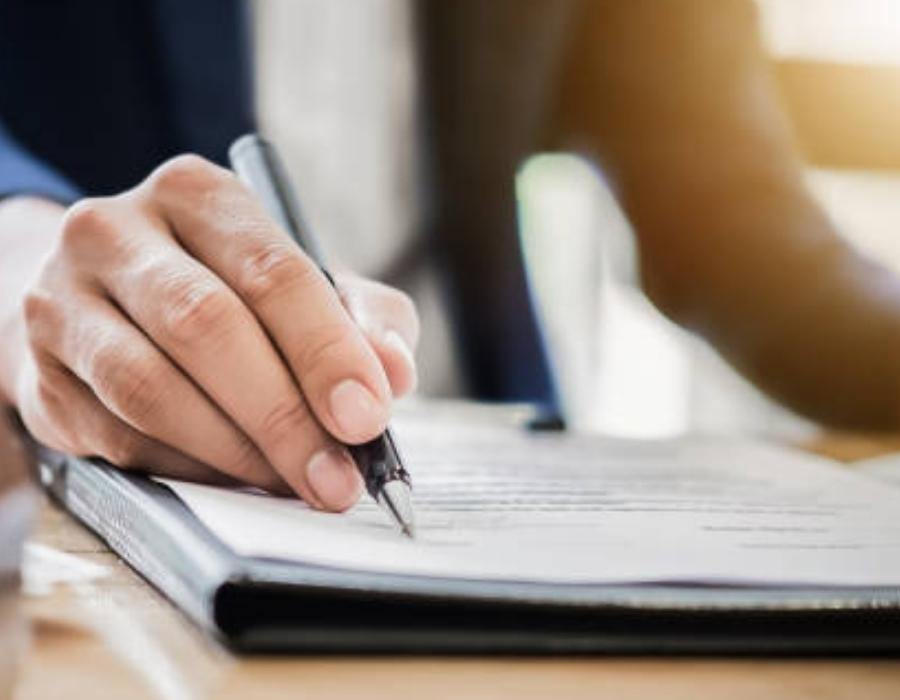 timeshare lawyer reviewing a timeshare contract