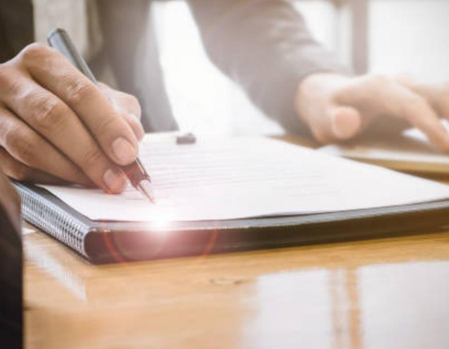 timeshare lawyer reviewing a timeshare contract