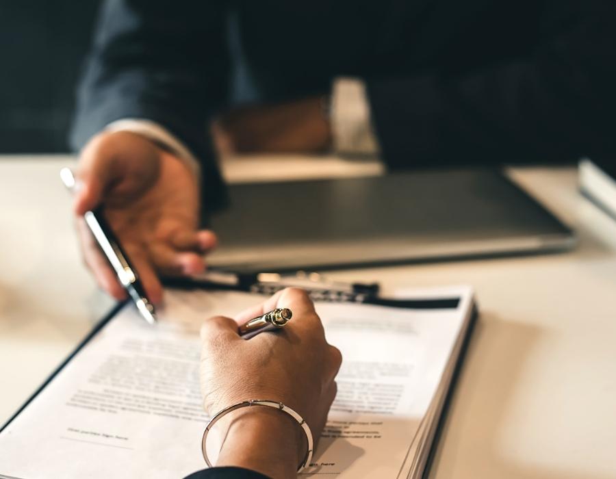 timeshare lawyer reviewing a timeshare contract