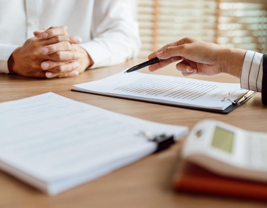 timeshare lawyer talking to a client