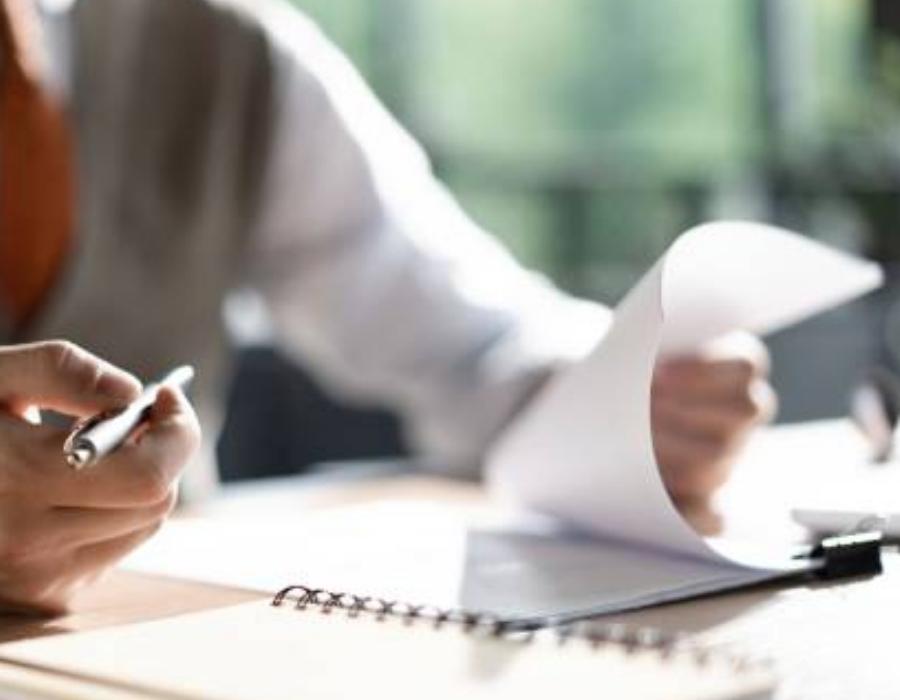 timeshare lawyer reviewing a timeshare contract