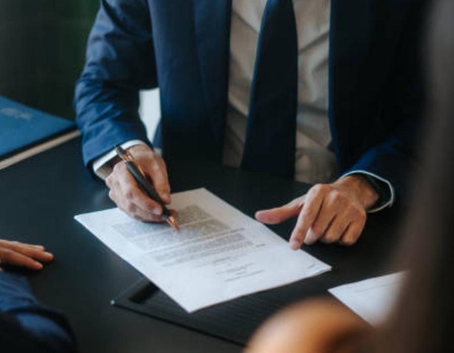 timeshare lawyer reviewing timeshare contract