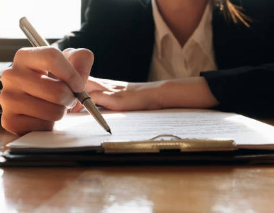 timeshare lawyer reviewing a timeshare contract