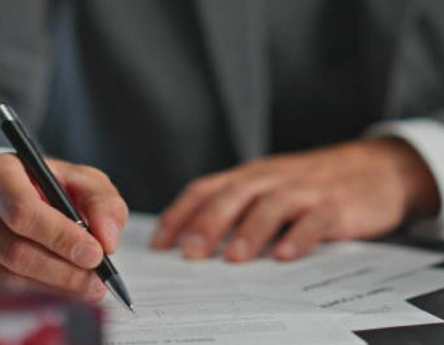 timeshare lawyer reviewing a timeshare contract