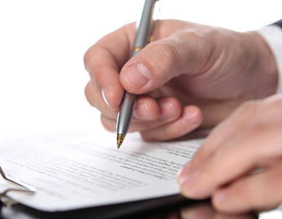 timeshare lawyer reviewing a timeshare contract