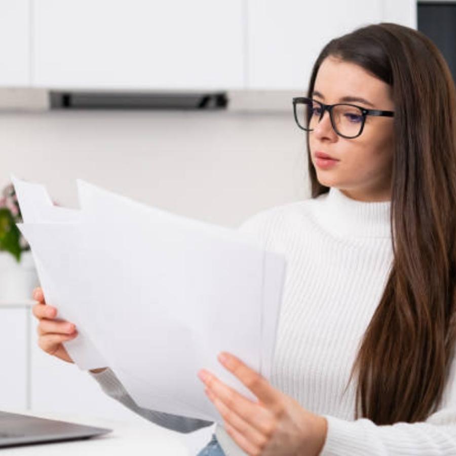 woman reviewing a timeshare contract