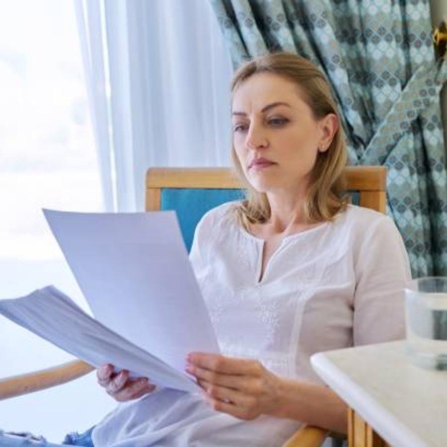 woman reviewing a timeshare contract